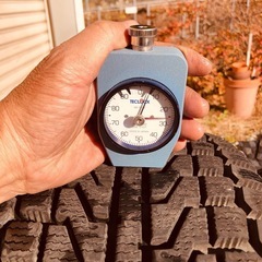 冬タイヤ ★ 245/45R17 ★ バリ山4本組 ★ PCD114のアルミ付き ★  スカイライン レクサスの画像