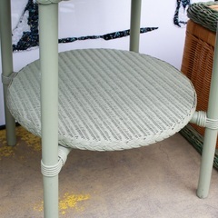 【池上店】  【7万円】　2点セット　展示品　未使用品　美品　ロイドルーム　Lloyd loom the penny wise ロイドルームテーブル No.7118 side table サイドテーブル　テーブル　リビングテーブル　7118 no イギリス　ペニーワイズ　高級　ガーデン　スタイル　クラフトペーパー　テーブル　イス　椅子　セットの画像