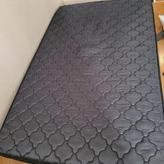 黒いベッド(無料)