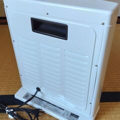 美品 山善 ヤマゼン 2023年製 電気ストーブ の画像