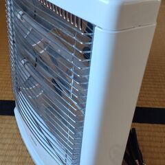 美品 山善 ヤマゼン 2023年製 電気ストーブ の画像