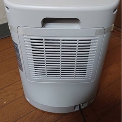 ニトリ　セラミックファンヒーター IQ WH EH-N-21821 2019年製  の画像