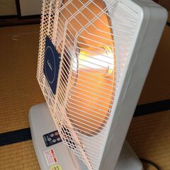 美品 電気ストーブ　速暖ハロゲンヒーターの画像