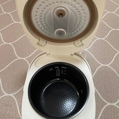 炊飯器【取引場所変更となりました】の画像