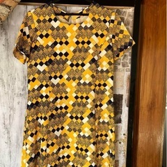 目を引くモダン柄ワンピース&ピンクワンピース2枚セット