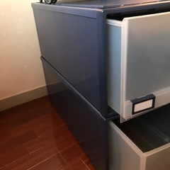 プラスチック衣装ケース　2つの画像