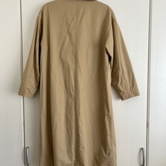 GU トレンチコートの画像