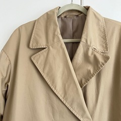 GU トレンチコートの画像