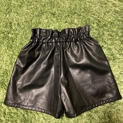 ALGY 合皮ショートパンツの画像