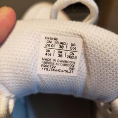 テニスシューズ 240mmの画像