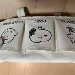 スヌーピー の缶バッチ付きティッシュケースの画像