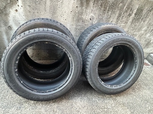 スタッドレスタイヤ　215/55R17