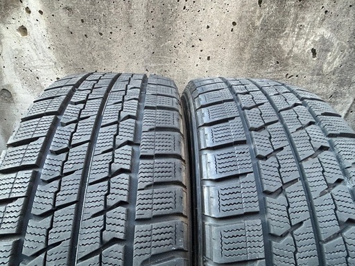 スタッドレスタイヤ　215/55R17