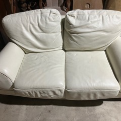 白革張りソファ