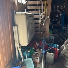 納屋の不用品の画像