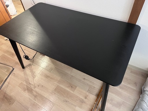 IKEA ダイニングテーブルとチェアのセット