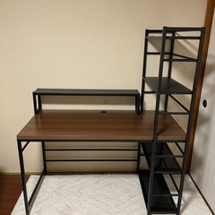 ラック一体型デスクの画像