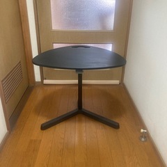 イケア　テーブル　デスク