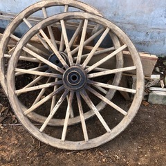 昔の荷車の輪