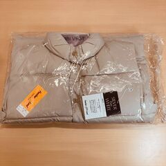 Feather Land ダウンベスト（ベージュ）サイズ：メンズＭの画像