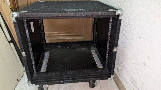 8Uラック　中古　カーペット　キャスター付き