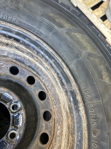 195/80R15 ハイエースにとりあえずの間に合わせなら