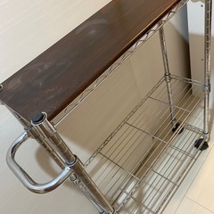 キャスター付きワゴン
