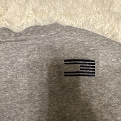 TOMMY ICON グレー トレーナーの画像