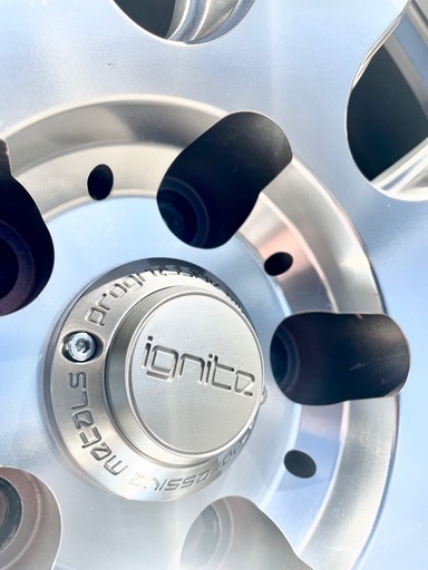 アメ車タイヤ　スタッドレス4本セット18×8.5J 5×114.3