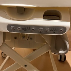 コンビ　電動ゆらゆら　テーブル、オルゴール音付きの画像