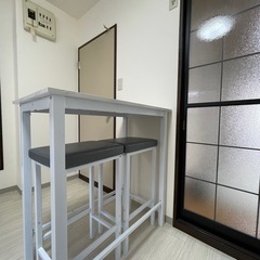カウンターテーブル＆チェア２脚セットの画像