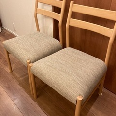 【決定済み】ニトリ4 点セット！ダイニングテーブル＋イス2脚＋長イスの画像