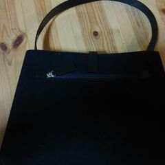二谷友里恵ショルダーバッグの画像