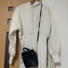 グレイルワンピースと、バックセット