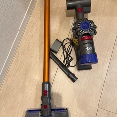 ダイソン　掃除機　v8fluffy 【ジャンク】