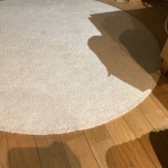 IKEA 白ベージュ カーペットの画像