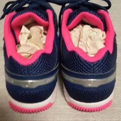 asics アシックス  22.5の画像