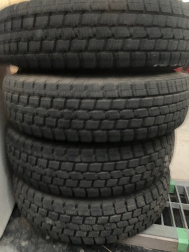 軽トラ、軽バン等　DUNLOPスタッドレスタイヤ　145R 12 6PR タイヤのみ