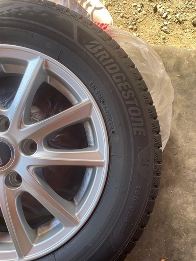 ブリヂストン スタッドレスタイヤ VRX3 195/65 R15 最高級グレード【お 