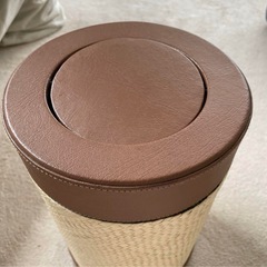 美品　 ゴミ箱　お得　アジアン調　の画像