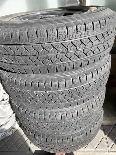 ハイエース　スタッドレス&ホイール　ブリザック　195/80R15 LT