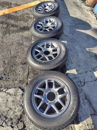 ジムニーJB64純正アルミホイール付きタイヤ