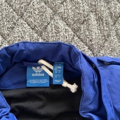 アディダスアウター　キッズの画像