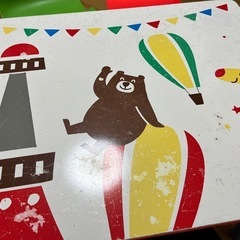 《取引中》机と椅子の画像