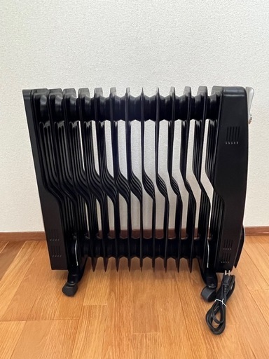 中古ながら綺麗なオイルヒーター