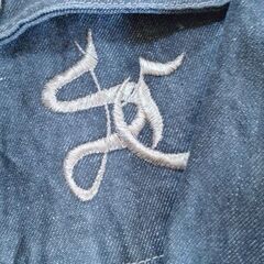 ジーンズジャンパー　ヴィンテージ　シルキャットSI LCAT  黒　胸に金糸刺繍　サイズM 　バスト79ー87　身152ー160　男女兼用の画像