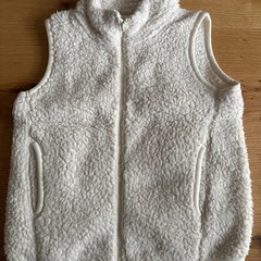 フリースベストUNIQLO製　子ども140