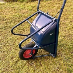 　使用少ない一輪車　深型　ネコ車
