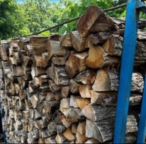 在庫わずか ナラのみ。乾燥済 薪 東信地区配達込