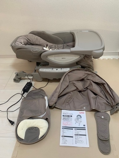 ユラリズム　オートプレミアム　Aprica バウンサー グレー